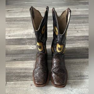 Cowboy boots size 23cm or 6.5 in USA for women